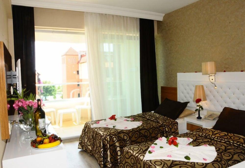 Club Tess Hotel Конаклы Экстерьер фото