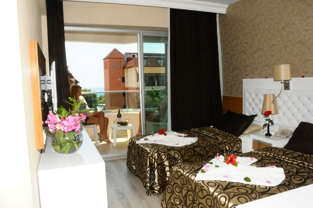 Club Tess Hotel Конаклы Экстерьер фото